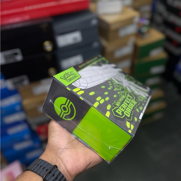 Pokemon Mega Evolution Perfect Order Elite Trainer Box - Black & Neon Green - Picture 2 of 4